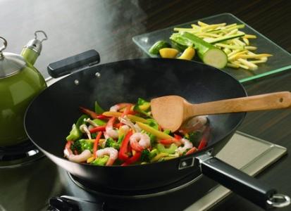 为什么用铁锅炒菜 为什么铁锅炒菜更好吃