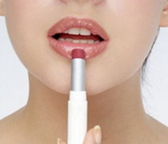 机油保质期多长时间 唇彩保质期多久 唇彩可以用多长时间