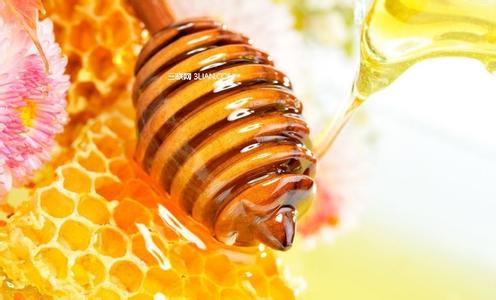 过期卸妆油的妙用 蜂蜜也能卸妆？蜂蜜美容的5个妙用