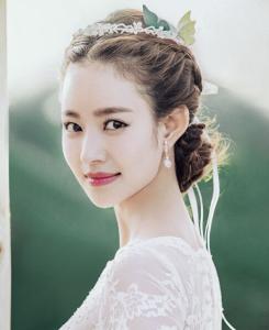 韩式婚纱照新娘发型 最新韩式新娘婚纱发型