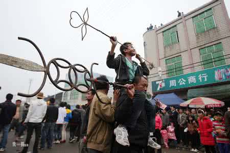 海南古老的穿杖仪式 神奇的民间习俗