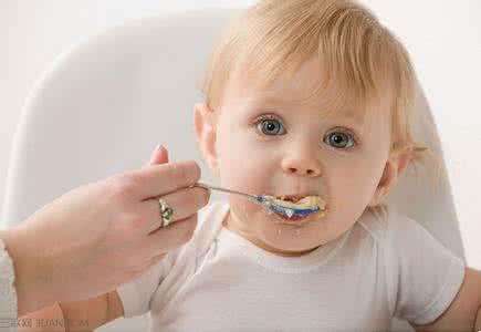 2个月宝宝如何喂养 夏天，宝宝应该如何喂养？