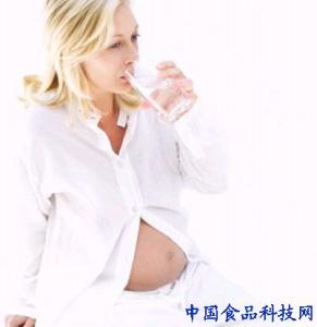 喝水的误区 夏季孕妇的几个喝水误区