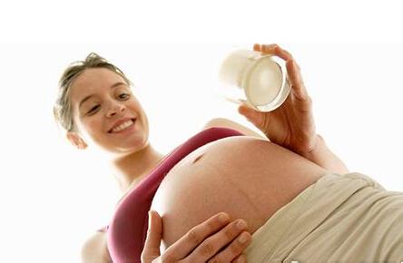 孕中期补钙 孕中期补钙需预防便秘