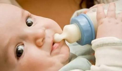 婴儿奶嘴多久换型号 奶嘴多久更换一次