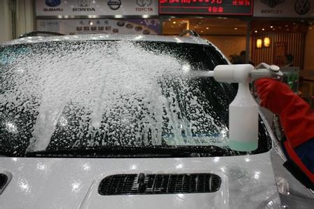 洗车用什么清洁剂最好 洗衣粉可以洗车吗