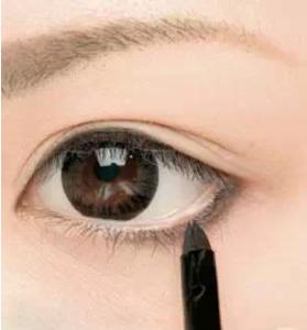 眼线膏的画法新手 眼线膏的画法