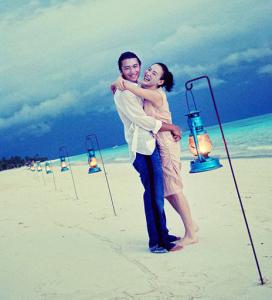 最浪漫的求婚照片 谢霆锋海岛求婚浪漫照片