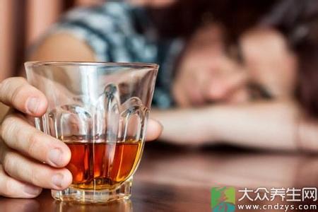 喝酒伤身 喝酒时吃这些越吃越伤身