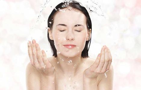 经常洗脸对皮肤好吗 敏感性皮肤能经常洗脸吗