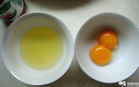 如何分离蛋清蛋黄 三种方法教你成功分离蛋清蛋黄