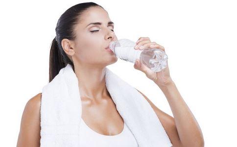 体水分率和喝水有关吗 夏季如何补充水分？就应该要这样喝水