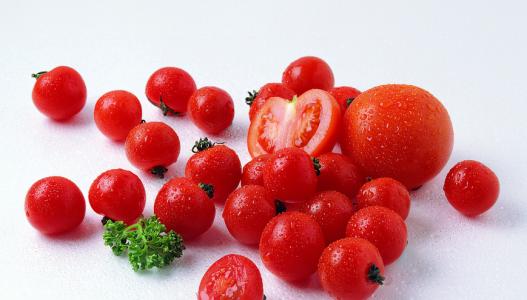 洋葱 胃癌 多吃洋葱番茄防胃癌