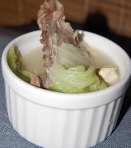 烤鸭鸭架怎么做好吃 豆腐鸭架汤的做法