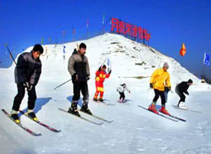 哈尔滨月亮湾滑雪场 黑龙江哈尔滨月亮湾滑雪场