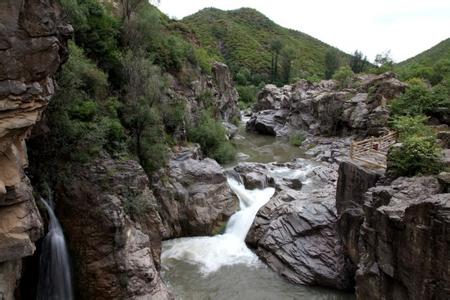 乌龙峡谷旅游风景区 北京延庆硅化木国家地质公园