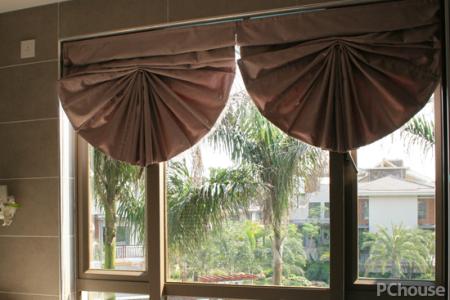 小窗户窗帘巧妙设计图 巧妙利用窗帘抵挡夏天炎热