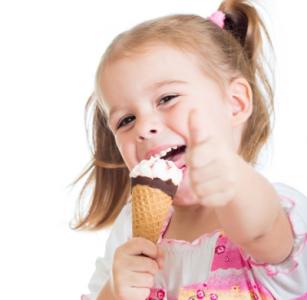 经期吃冷饮的危害 宝宝可以吃冰淇淋吗？宝宝过多吃冷饮危害多