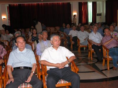 庆祝三八妇女节座谈会 庆祝“老人节”座谈会上的发言