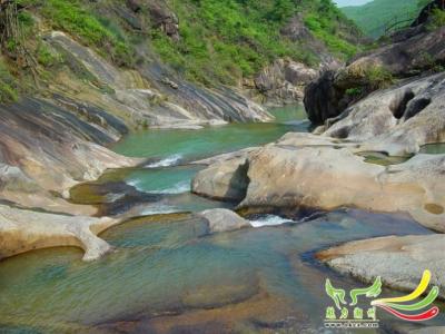 潮州青岚地质公园 潮州青岚溪谷的冰臼群