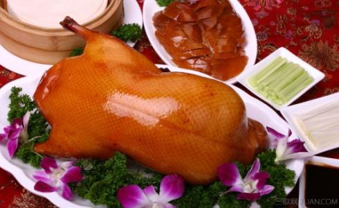 北京烤鸭吃法 北京烤鸭的做法和吃法