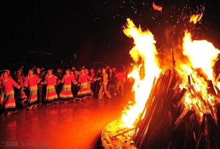 2015彝族火把节视频 2015火把节是几月几日