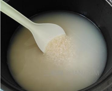 什么锅煮饭最好吃 煮饭用什么水最好