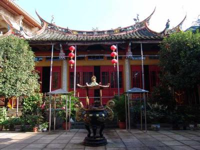 台湾基隆灵泉禅寺早课 台湾基隆灵泉禅寺