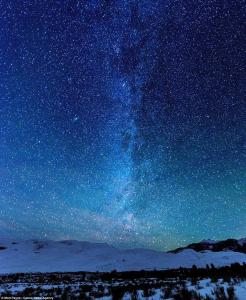 夜空中最亮的星下载 夜空在上，我们在下