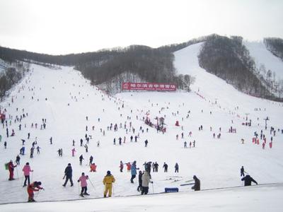 吉华长寿山滑雪场电话 哈尔滨吉华长寿山滑雪场