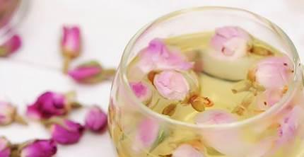 红玫瑰泡茶功效与作用 玫瑰花泡水喝的五大功效