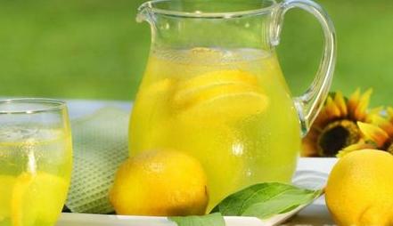 柠檬水怎样喝健康 柠檬水怎么喝最健康