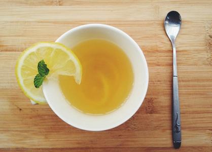 喝蜂蜜柠檬水的好处 柠檬水加蜂蜜的好处有哪些