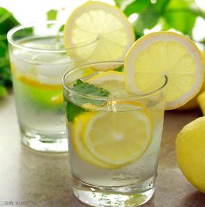 柠檬水能降血压吗 柠檬水的功效有哪些