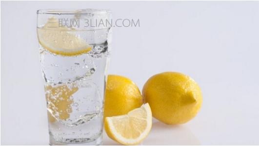 柠檬水的正确泡法 柠檬水的正确泡法_多数人喝柠檬水方法不对