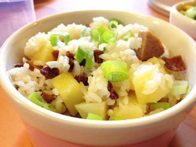 土豆焖饭 电饭煲 土豆焖饭