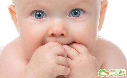 宝宝吃手是什么原因 宝宝为什么吃手_宝宝吃手的原因有哪些