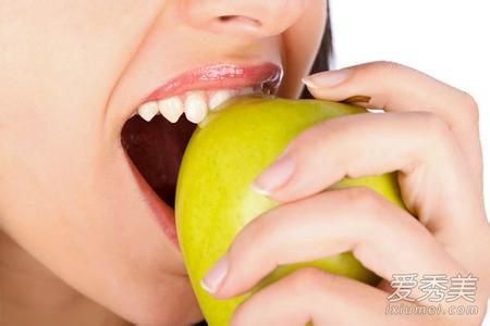 早餐吃苹果 1周减肥4斤!早餐吃苹果 促进消化饱肚子