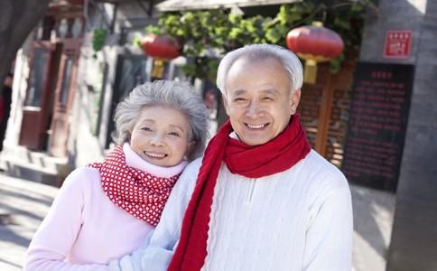 老年夫妻如何相处 老年夫妻这样相处会更幸福，多关爱对方