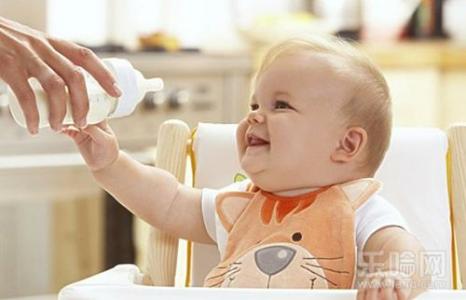 宝宝吃奶粉便秘的原因 宝宝吃奶粉上火便秘怎么办