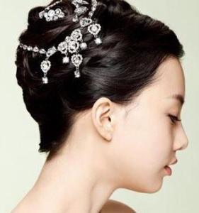 韩式新娘盘发发型图片 典雅韩式新娘盘发图片