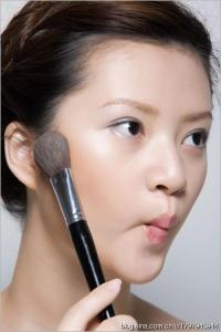 实用化妆技巧 最基本最实用的化妆技巧大全(3)