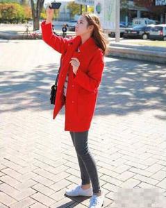 早春新品 早春新品红色大衣搭配，5种穿法最时髦