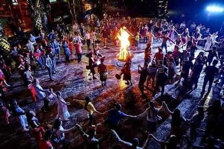 篝火晚会活动策划 2014年12月24日圣诞节狂欢篝火晚会策划方案