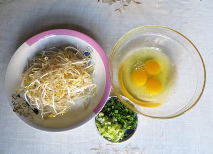 豆芽炒饼丝的做法 银芽蛋饼 的做法