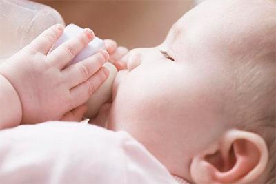 6个月婴儿补钙 新生儿如何补钙 0-6个月婴儿如何补钙