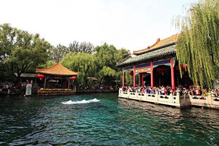 济南大明湖景点 济南大明湖的景点介绍，去大明湖怎么坐车
