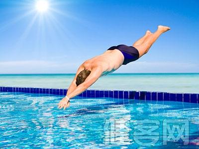 夏季女性游泳需谨慎 盘点夏季游泳的好处