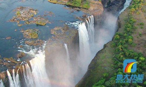 东非大裂谷形成原因 东非裂谷瀑布形成的原因