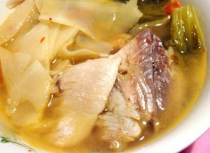 酸笋鱼头汤的做法 酸笋鱼头汤的家常做法